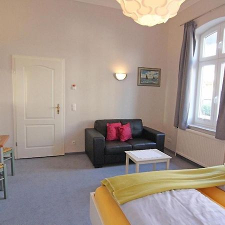 Kapitaenshaus-Lassen-Zimmer-Amistad Hotel Westerland Kültér fotó