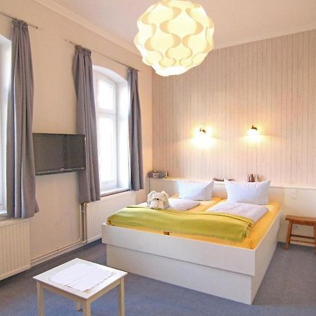 Kapitaenshaus-Lassen-Zimmer-Amistad Hotel Westerland Kültér fotó